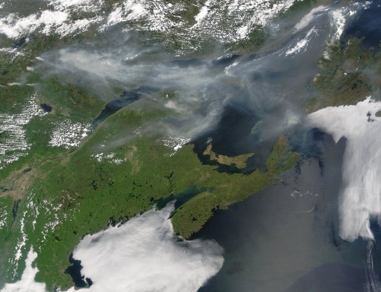 Nuage de fumée des feux de forêts au Saguenay/Lac-Saint-Jean